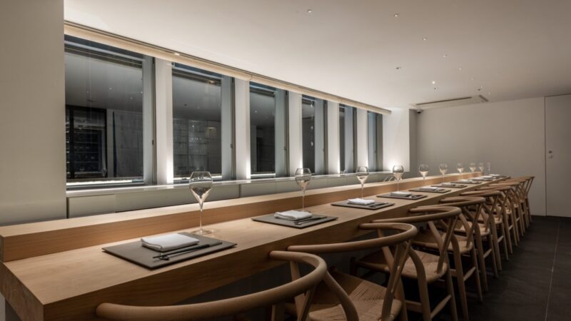 ホテル　レストラン